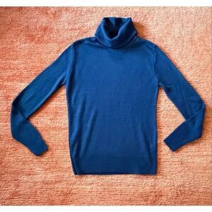 Vintage Dragonfly Blue Turtleneck Sweater Soft Wool Made in USA Size S